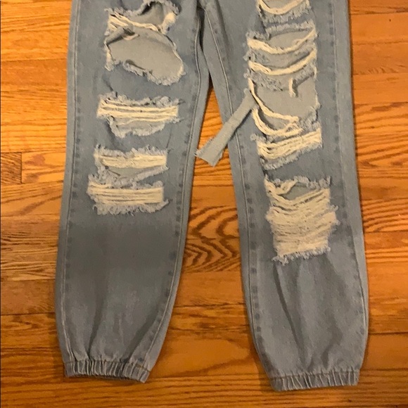 Jeans - Picture 2 of 6